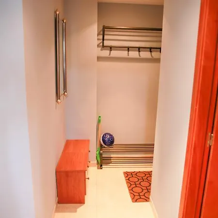 Club Apartment *